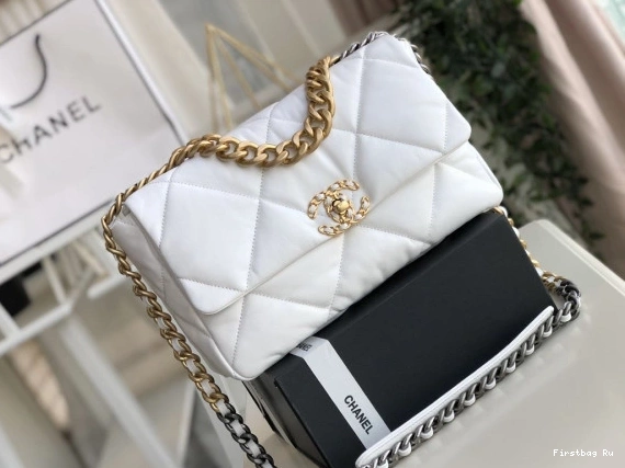 First Bag Ru CHANEL 19 BAG FLAP 0825